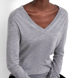 Theory V Neck Sweater | Size S